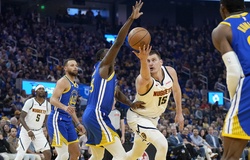 Nikola Jokic vượt mặt LeBron với triple-double khủng, hạ gục Stephen Curry và Golden State