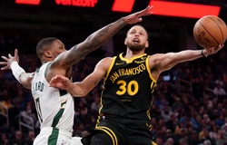 Golden State Warriors thắng Milwaukee Bucks 35 điểm: Steph Curry và bigman trẻ gây sốt