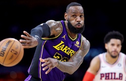 “Song sát” LeBron James - Anthony Davis toả sáng, LA Lakers cắt mạch 7 trận toàn thua trước 76ers