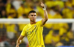 Chùm ảnh Ronaldo thúc cùi chỏ, nhận thẻ đỏ và doạ đấm trọng tài