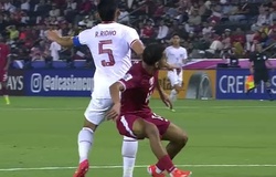 Liên tục đá xấu, U23 Indonesia bị thổi penalty, nhận hai thẻ đỏ và thất bại cay đắng trước Qatar