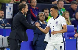 Tiền vệ Anh bị ví phải "trông đứa trẻ" Trent Alexander-Arnold do Gareth Southgate tạo ra