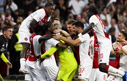 Ajax đi tiếp ở Europa League sau... 34 cú sút luân lưu 11m nghẹt thở