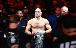 Sean Strickland được hứa tranh đai sau UFC 305, Whittaker - Chimaev vẫn có cơ hội