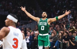 Jayson Tatum cùng đương kim vô địch Boston Celtics ném 3 điểm quân bình kỷ lục ngày mở màn NBA 2024-25