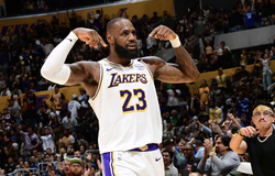 LeBron James có triple-double, Anthony Davis ném game-winner giúp Lakers nối dài mạch bất bại