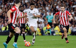 Real Madrid tuyên chiến với trọng tài trong cuộc đua với Barcelona