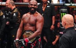 Jon Jones chế giễu bản đề xuất tước đai vô địch UFC từ khán giả 