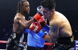 Davis vs De Los Santos: Thêm một bước cho cuộc đua khó lường ở Boxing hạng nhẹ