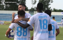 CLB Nam Định bảo vệ thành công ngôi vô địch V.League sớm 1 vòng đấu