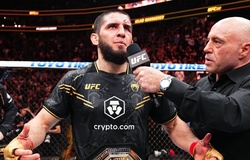 Islam Makhachev tiết lộ cuộc nói chuyện khiến anh bỏ đai vô địch UFC