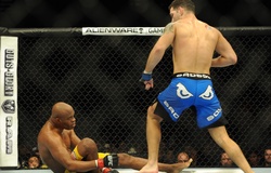 Pha "nghiệp quật" sốc nhất lịch sử UFC đã xảy ra như thế nào?