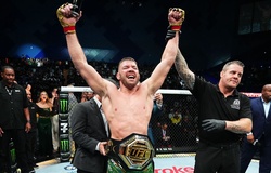 Dricus Du Plesssis có thể vượt huyền thoại vĩ đại nhất hạng trung nếu thắng ở UFC 319?