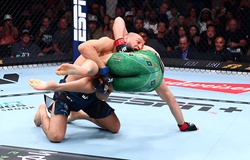 Huyền thoại UFC đề nghị... con trai tập vật cho Du Plessis sau trận thua Chimaev