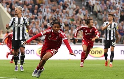 Liverpool thắng nghẹt thở ở phút 90+10 nhờ cầu thủ... 16 tuổi