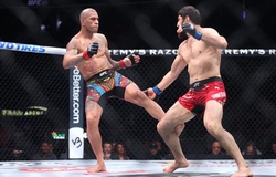Dricus Du Plessis: Alex Pereira cần "hung bạo hơn" để đòi lại đai ở UFC 320