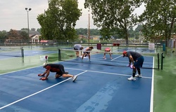 Người chơi pickleball bức xúc với chính sách cứng nhắc của chủ sân khi Hà Nội ngập lụt