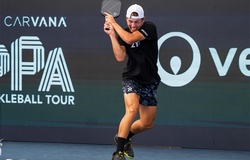 Bí quyết backhand hai tay của cao thủ pickleball Connor Garnett