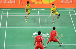 Đặc trưng về kỹ thuật và chiến thuật trong cầu lông đơn và đôi