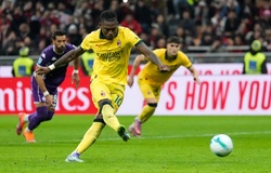 Tại sao Leao lại đá phạt đền cho AC Milan dù chưa bao giờ thực hiện?