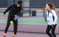 Mẹo thi đấu Pickleball hiệu quả trong thời tiết lạnh