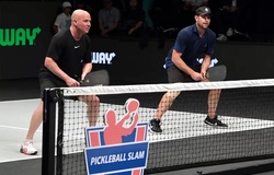Waters đối đầu Agassi trong “Trận chiến giới tính” Pickleball tại Las Vegas