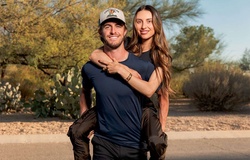 Bí quyết “giữ lửa” khi thi đấu cùng người yêu trên sân pickleball