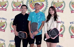 Quang Dương đấu giá huy chương vàng PPA Tour để ủng hộ đồng bào vùng lũ miền Trung