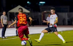 Khó tin với hai pha bỏ lỡ cơ hội ghi bàn của Tiến Linh