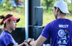 Khoảng cách từ tay vợt chuyên nghiệp đến huấn luyện viên pickleball