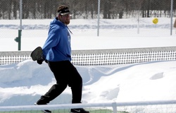 Giữ ấm, thoải mái và thi đấu pickleball hiệu quả khi thời tiết lạnh dần