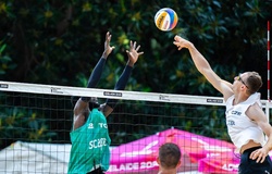 Nhà ĐKVĐ huỷ diệt đối thủ trong ngày ra quân giải bóng chuyền bãi biển VĐTG