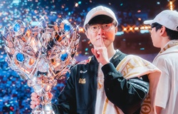 Kinh tế Esports toàn cầu dịch chuyển với chiếc cúp CKTG thứ 6 của Faker