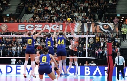 Fenerbahçe Medicana thắng áp đảo Eczacıbaşı trong derby ở vòng 5 Sultanlar Ligi