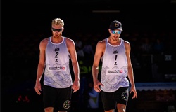 Evans & Budinger dẫn đầu bảng I, Hà Lan giành vé vòng “thua cuộc may mắn” tại giải VĐTG