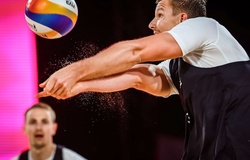 8 tấm vé tứ tứ kết của Giải vô địch bóng chuyền bãi biển nam FIVB tại Adelaide đã có chủ