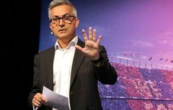 "Chủ tịch tương lai" của Barcelona tuyên bố mời Messi quay lại