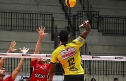 Praia Clube duy trì phong độ hoàn hảo, Minas có chiến thắng đầu tiên tại Superliga