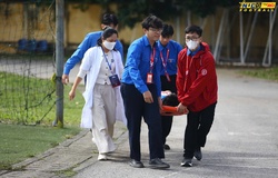 Hậu vệ Trường ĐH Tân Trào gãy vai trong trận đấu VCK giải bóng đá sinh viên 2025