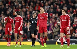 Liverpool gia nhập danh sách các đội đương kim vô địch khởi đầu tồi tệ nhất lịch sử