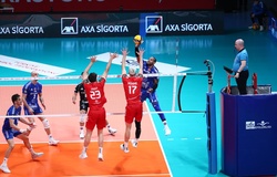 Fenerbahçe thắng áp đảo, Halkbank thất bại trong trận năm set tại Efeler Ligi