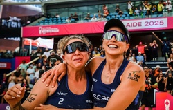 Carol & Rebecca làm nên kỳ tích – lần đầu tiên bước lên bục World Championship