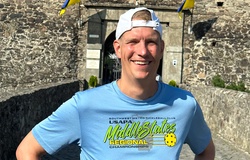 Bất chấp nguy hiểm, HLV Mỹ đến Ukraine để dạy pickleball