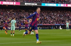 Lewandowski đã vượt qua Shearer và Ibrahimovic, đang theo đuổi Messi và Ronaldo