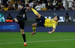 Bàn thắng xe đạp chổng ngược của Cristiano Ronaldo ở tuổi 40 lan truyền khắp thế giới