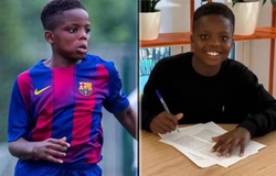 Chữ ký của Destiny Kosiso, thần đồng 12 tuổi của Barcelona ghi được 145 bàn thắng