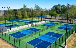 Hiểu đúng về các loại mặt sân pickleball và ảnh hưởng kỹ thuật đến từng cú đánh