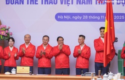 Thủ tướng Phạm Minh Chính khoác lên mình bộ trang phục Đoàn Thể thao Việt Nam