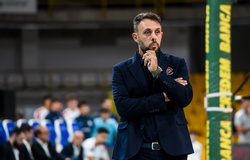 Sức bật từ khán giả Reggio: “cầu thủ thứ 7” của Poli–Meni Napoli