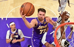 Sự cố hy hữu tại NBA Cup: Sân đấu Lakers bị cấm sử dụng ngay trước giờ G vì quá trơn